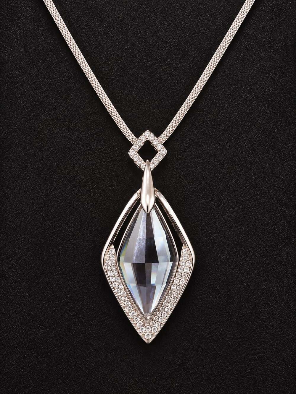 Rhombic Necklace